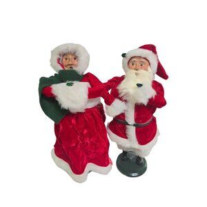 Byers' Choice Ltd. The Carolers Santa And Mrs. Claus 1995